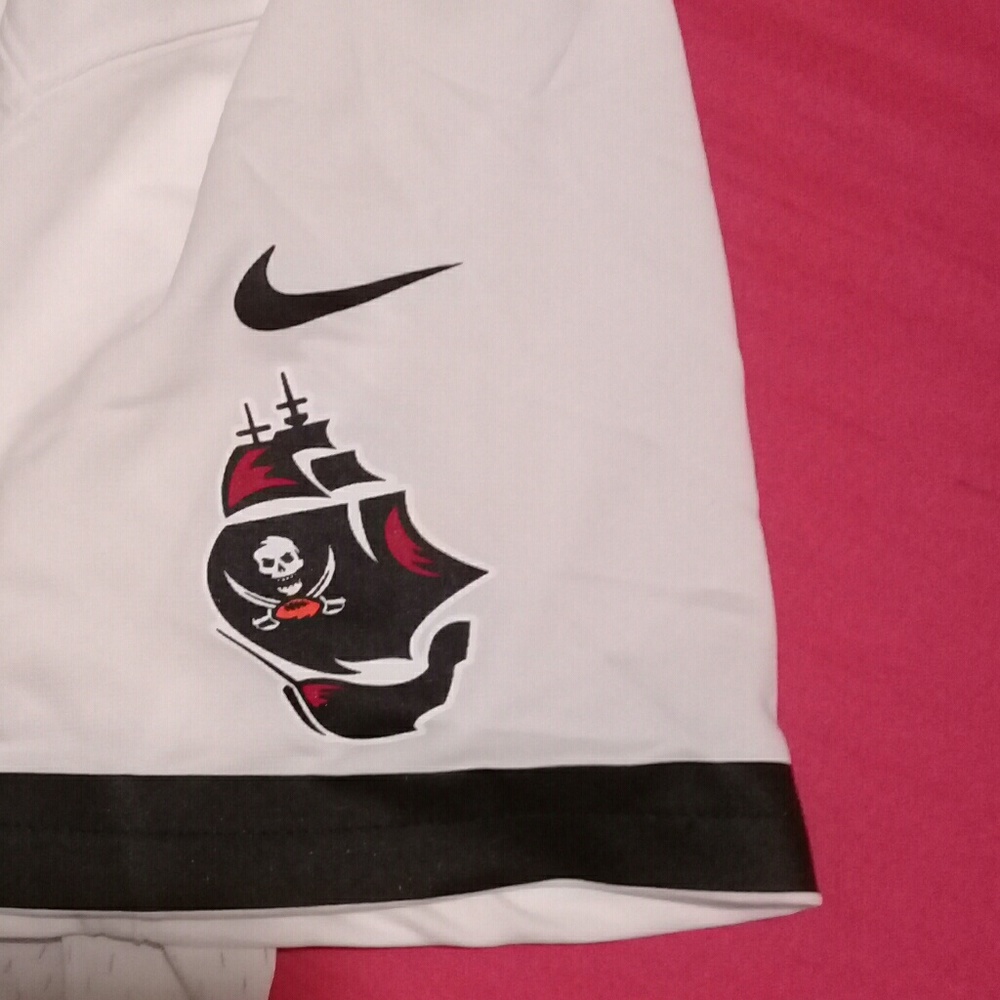 NWOT Buccaneers NFL Jersey - Picture 3 of 8
